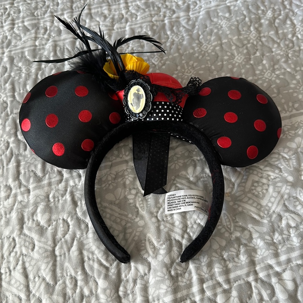 Minnie Mouse ears.